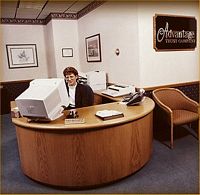 Adv_Trust_desk.jpg (33977 bytes)