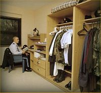 Dorm_Room.jpg (33082 bytes)